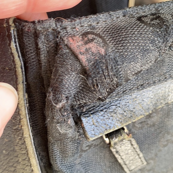 AUTHENTIC BLACK GUCCI BUM BAG - Picture 6 of 12